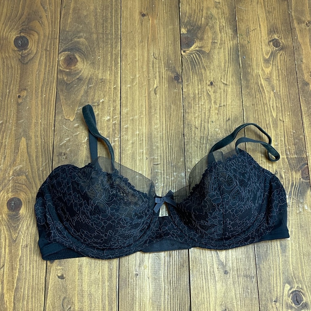Victoria’s Secret size 34D Dream angels balconet bra black lace